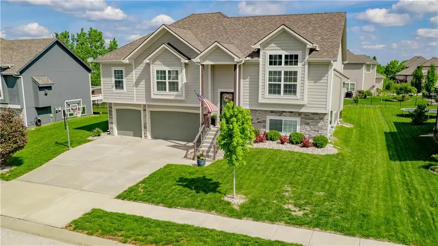 1005 SE Wood Ridge Court, Blue Springs, MO 64014 - #3