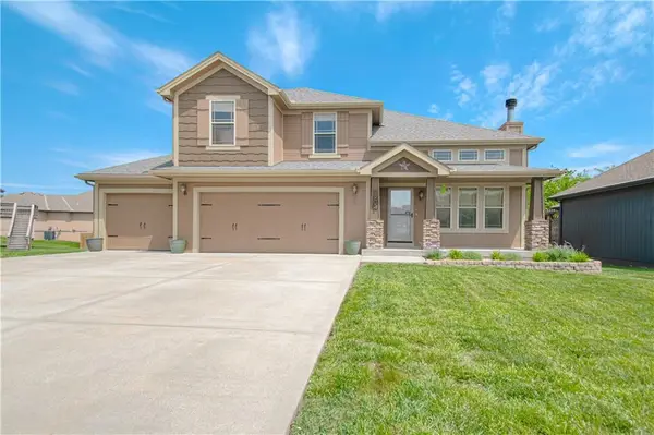 1902 NE 197th Court, Smithville, MO 64089