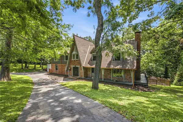 4015 N Briarcliff Road, Kansas City, MO 64116