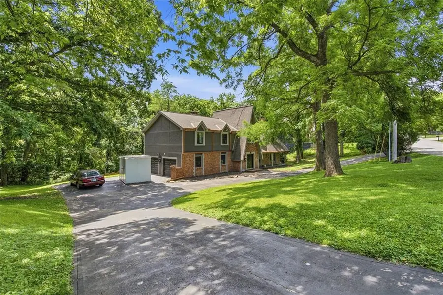 4015 N Briarcliff Road, Kansas City, MO 64116 - #3