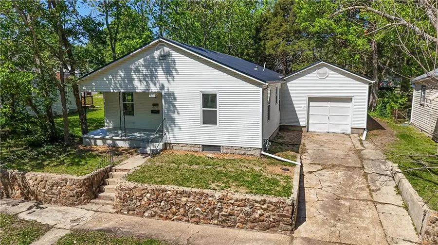 1720 S Stewart Avenue, Sedalia, MO 65301 - #3