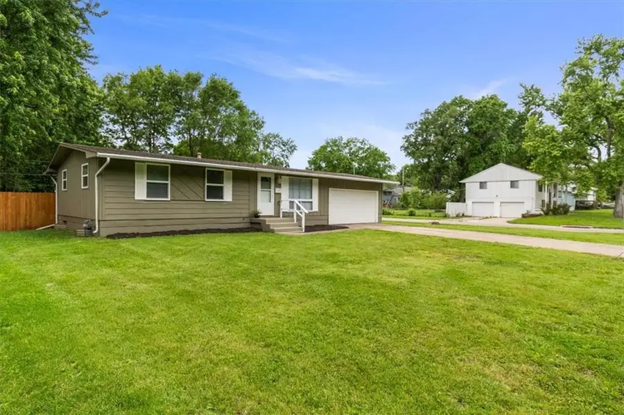8501 E 93rd Street, Kansas City, MO 64138 - #2
