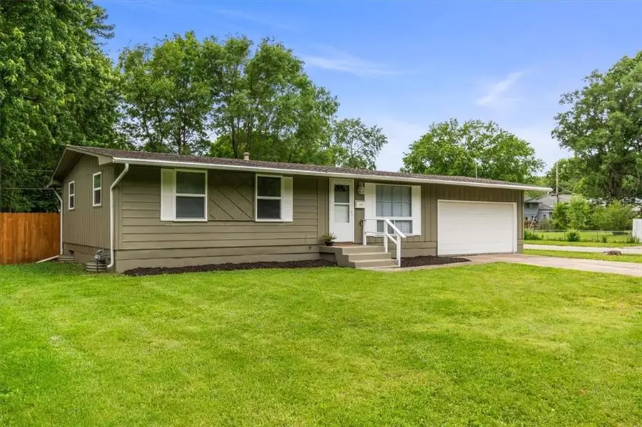 8501 E 93rd Street, Kansas City, MO 64138 - #3