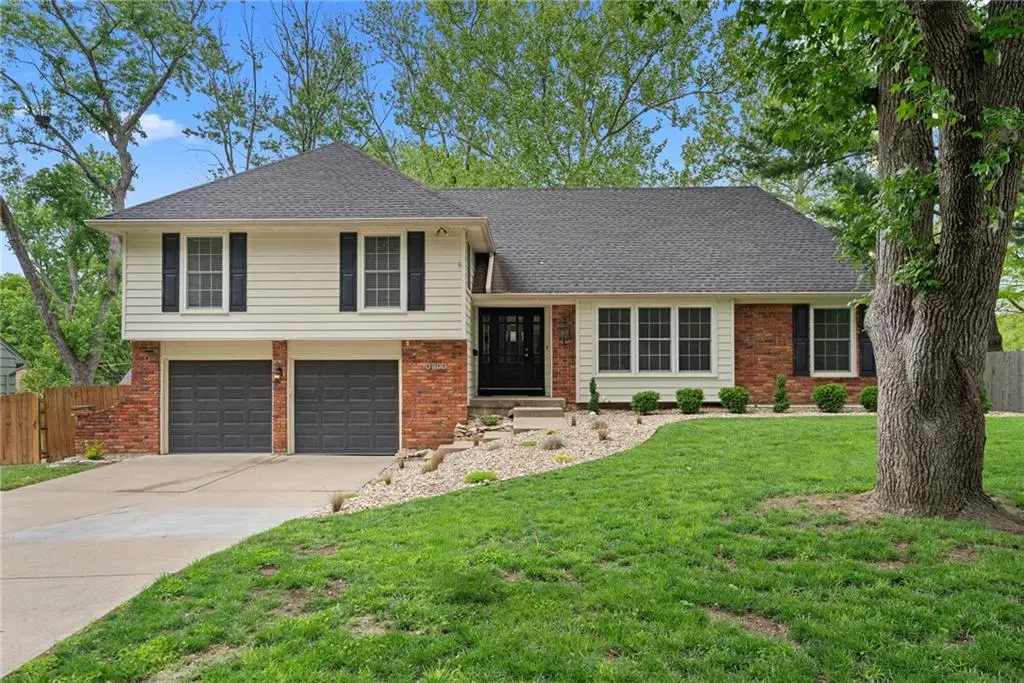 10900 Forest Avenue, Kansas City, MO 64131 - #1