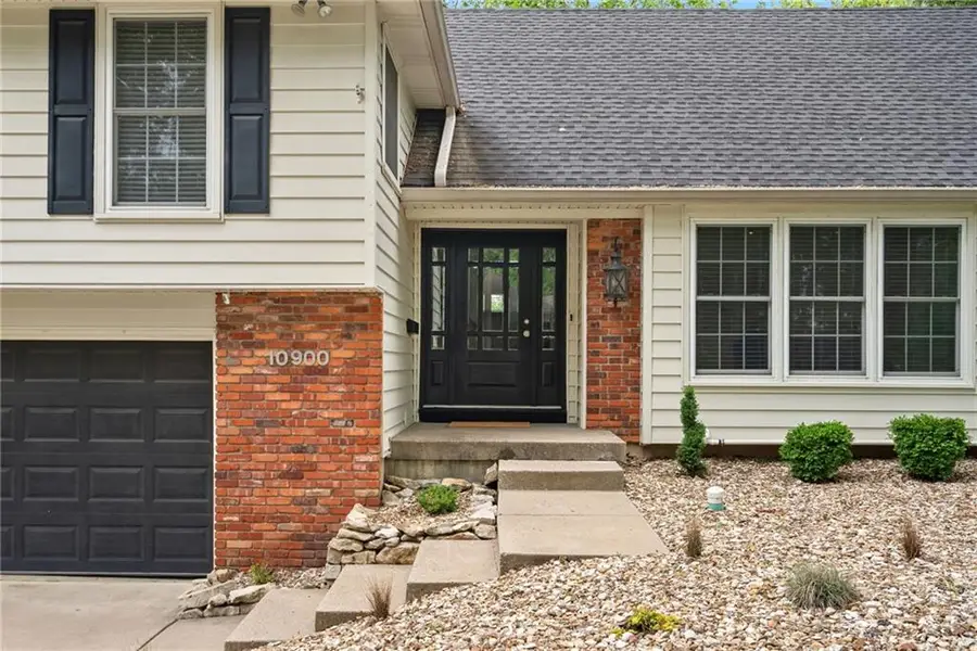 10900 Forest Avenue, Kansas City, MO 64131 - #2
