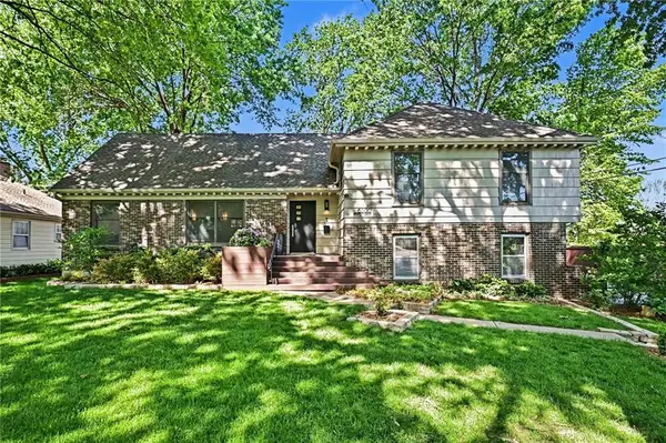 6300 Beverly Drive, Mission, KS 66202