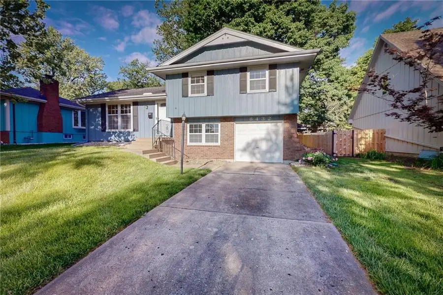 8432 Evanston Avenue, Raytown, MO 64138 - #3