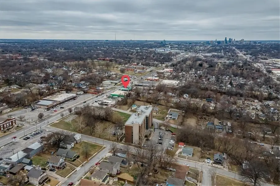 5518-5520 E Truman Road, Kansas City, MO 64127 - #2