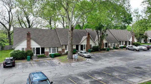 9730 Locust Street, Kansas City, MO 64131