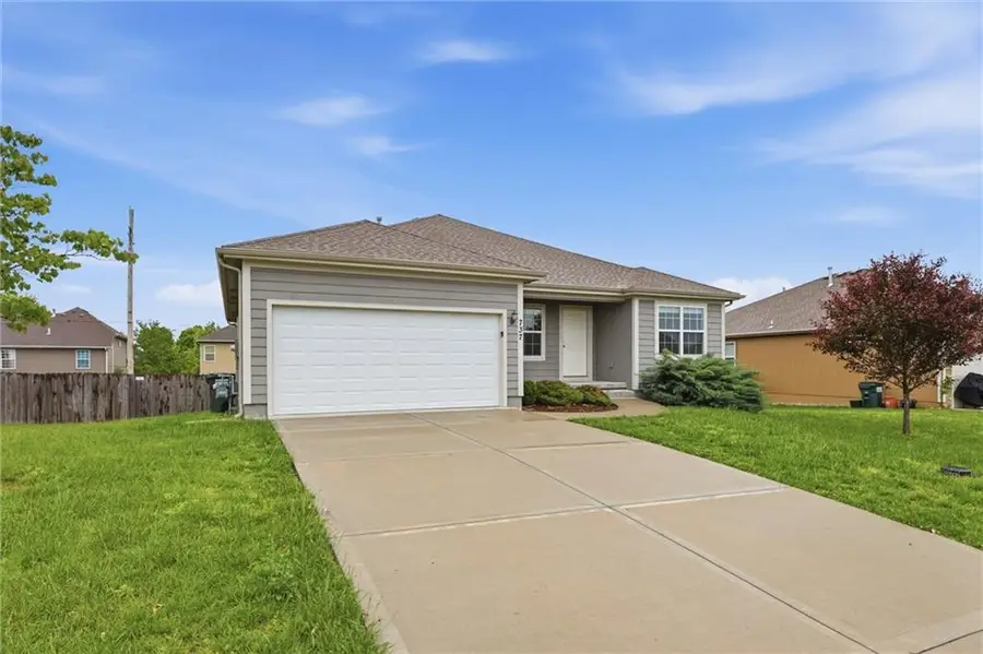 737 S Cypress Street, Gardner, KS 66030 - #3