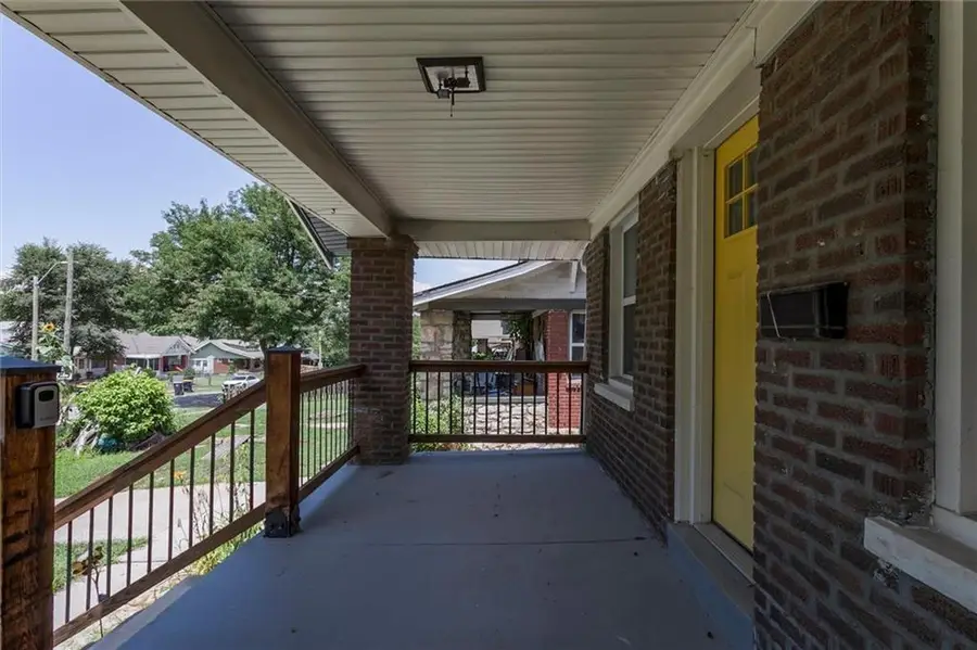 5427 Euclid Avenue, Kansas City, MO 64130 - #2
