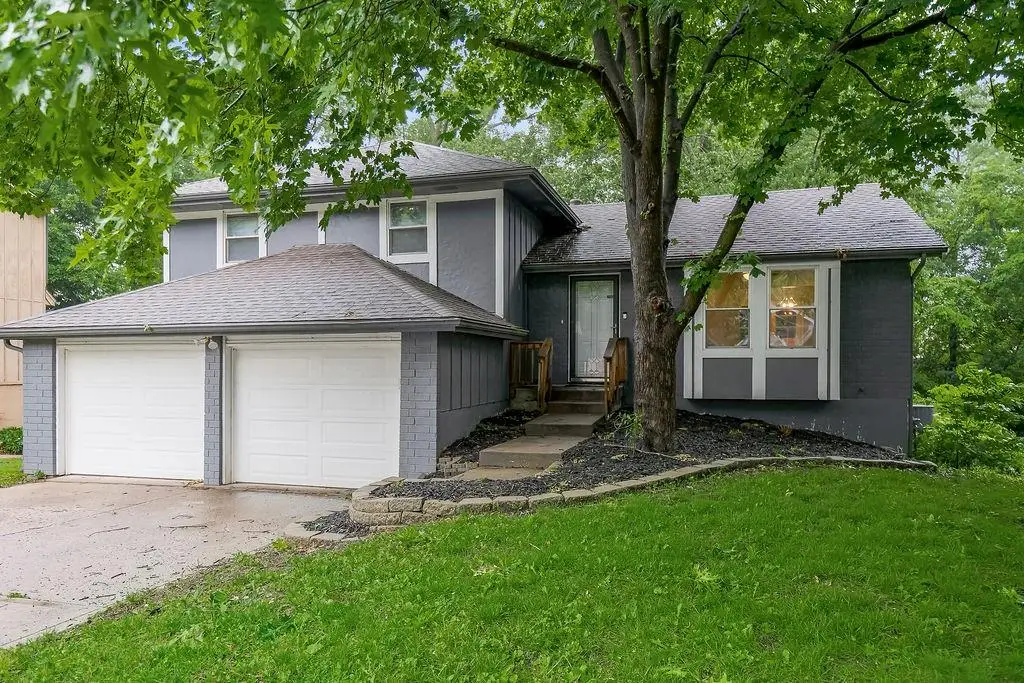 7911 N Stoddard Avenue, Kansas City, MO 64152 - #1