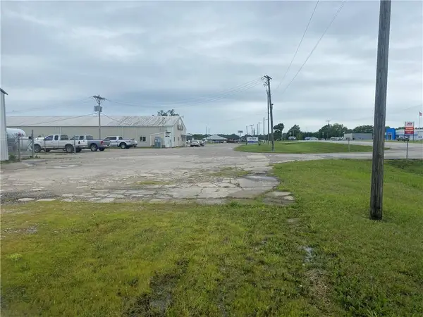 800 North Maple Street, Garnett, KS 66032