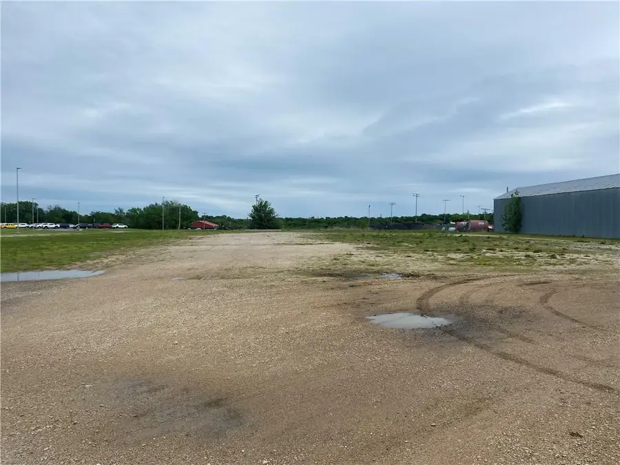 800 North Maple Street, Garnett, KS 66032 - #2