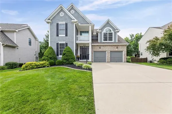 16019 S Locust Street, Olathe, KS 66062