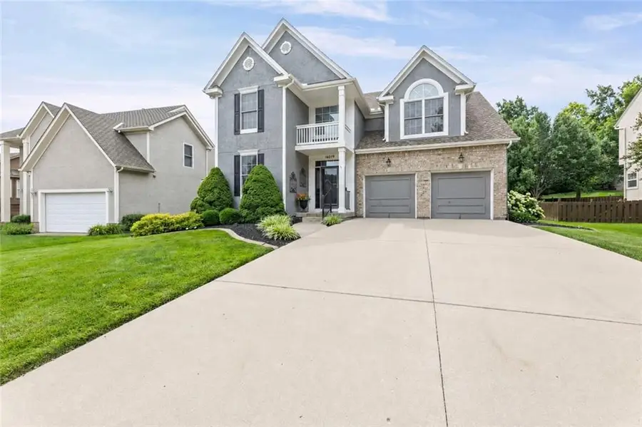16019 S Locust Street, Olathe, KS 66062 - #2