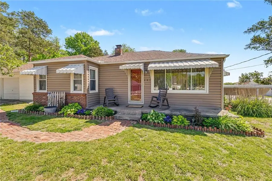 401 Maple Avenue, Smithville, MO 64089 - #3