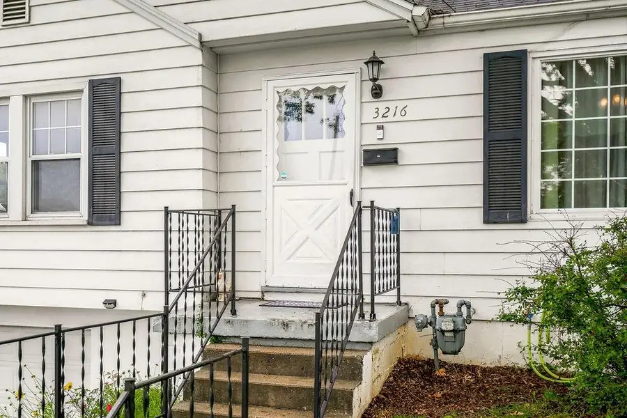 3216 S Hardy Avenue, Independence, MO 64052 - #2