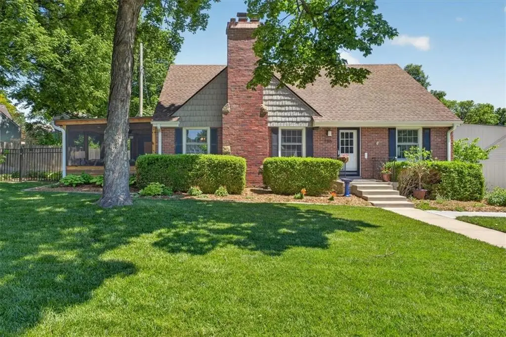 5315 Clark Drive, Roeland Park, KS 66205 - #1