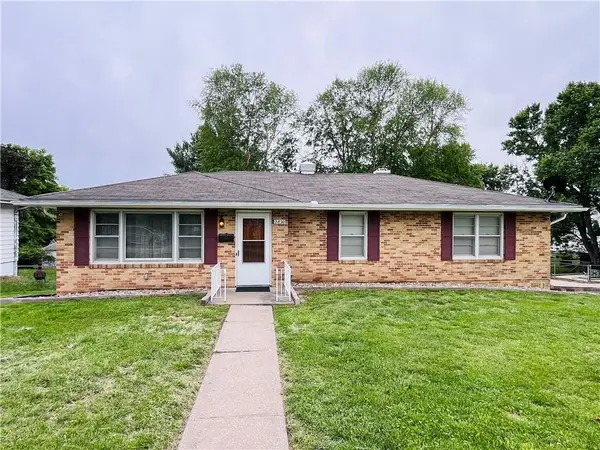 2820 Clay Street, St Joseph, MO 64501