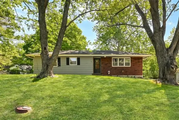 509 Topeka Avenue, Leavenworth, KS 66048