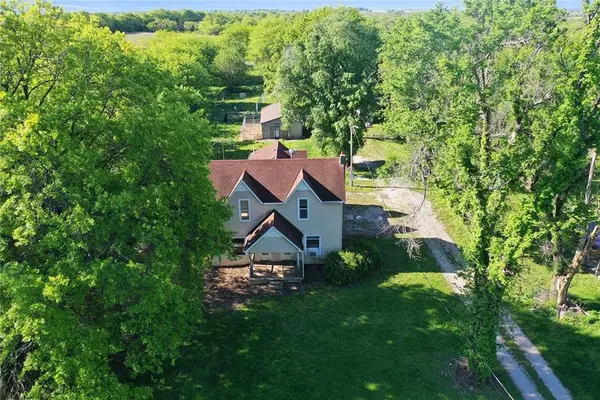 6900 Smith Drive, Hamilton, MO 64644