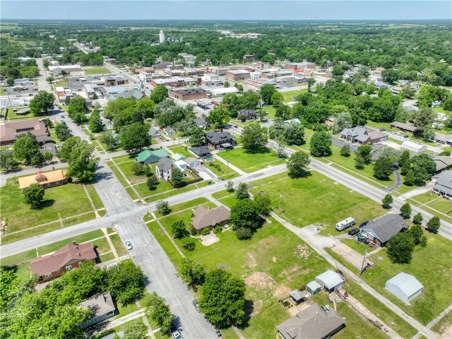 436 E 13th Street Lots 9 & 10 Street, Baxter Springs, KS 66713 - #3