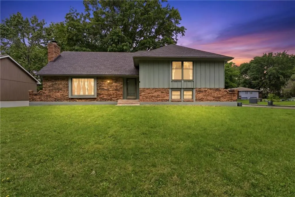 1100 SW Mic O Say Drive, Blue Springs, MO 64015 - #1