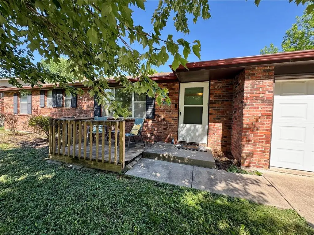2809 Girard Avenue, Leavenworth, KS 66048 - #1