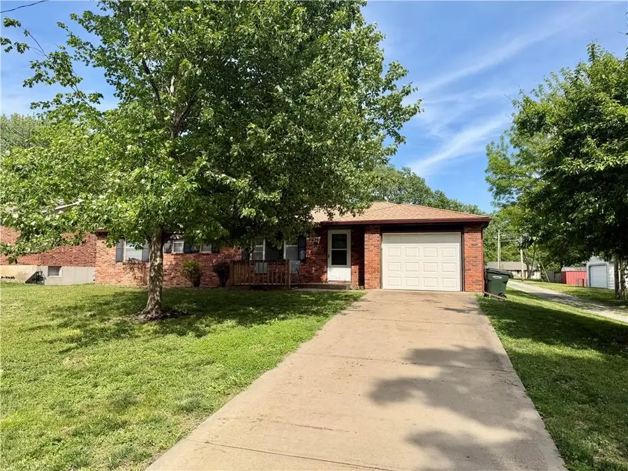 2809 Girard Avenue, Leavenworth, KS 66048 - #2