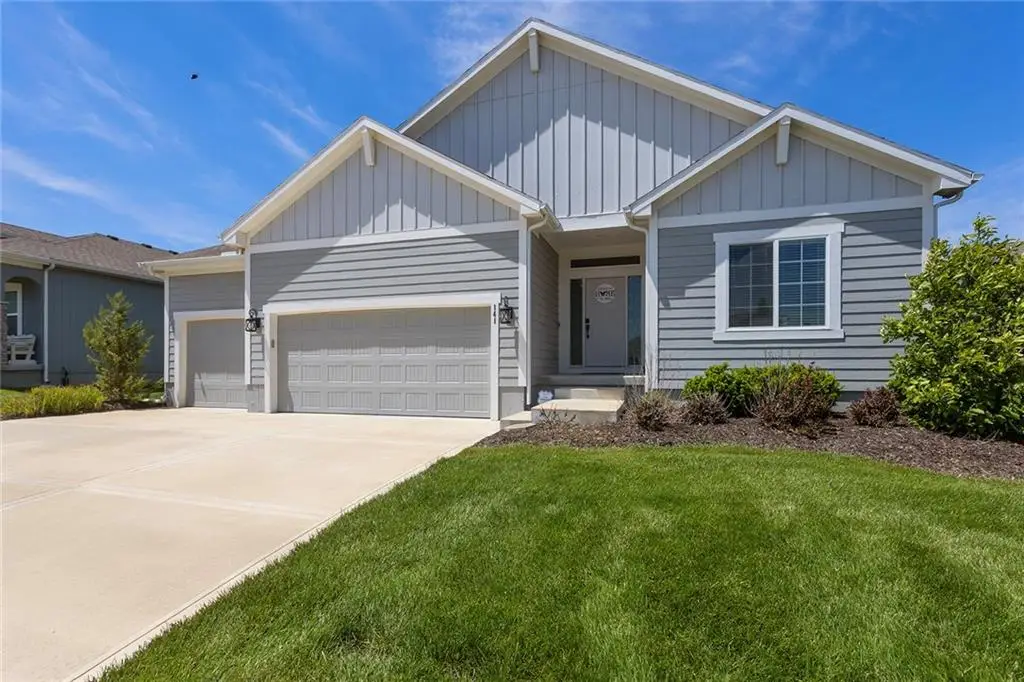 141 SE Griffin Street, Blue Springs, MO 64064 - #1