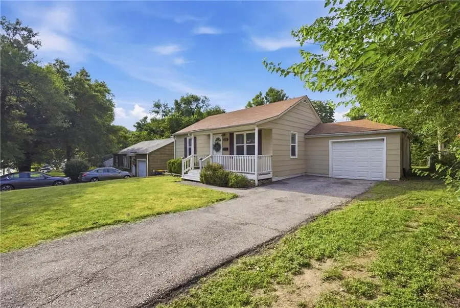 418 W 87th Terrace, Kansas City, MO 64114 - #3