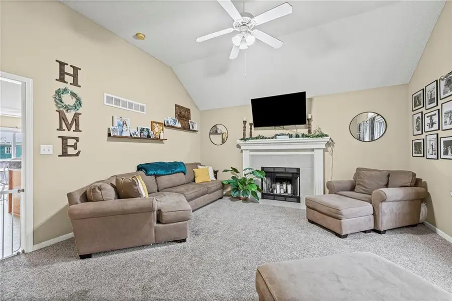 435 N Queen Ridge Avenue, Independence, MO 64056 - #3