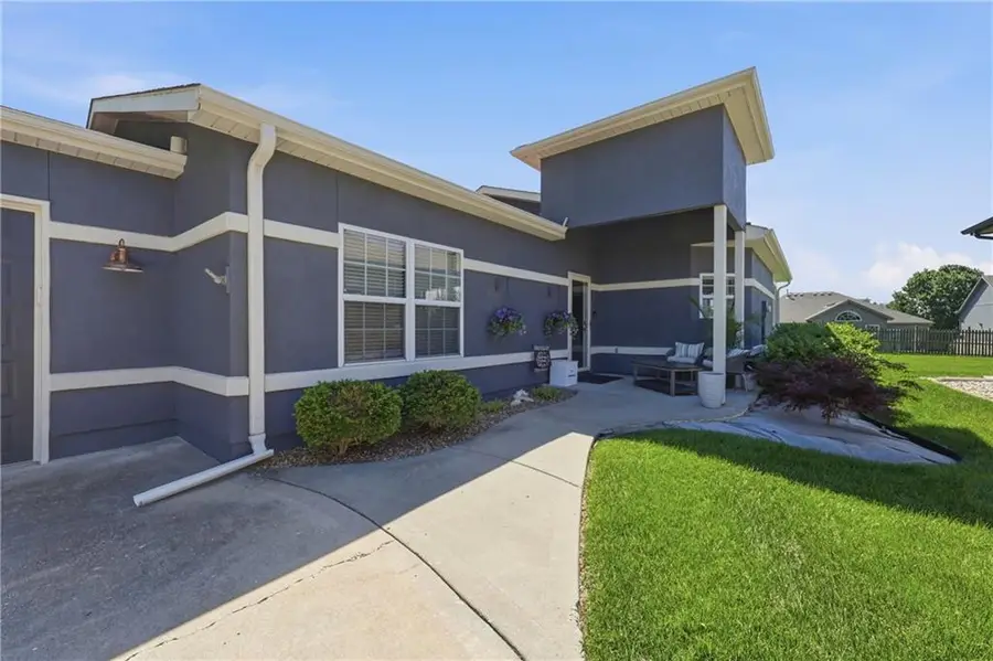 2819 NE Sonora Valley Drive, Blue Springs, MO 64014 - #2