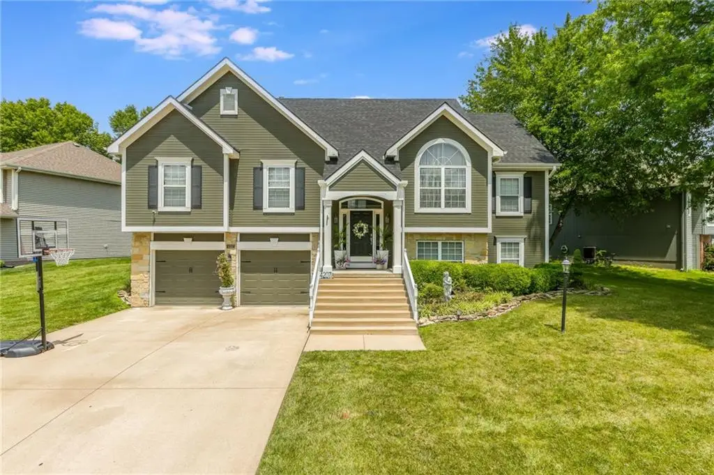 4207 Kensington Drive, Saint Joseph, MO 64506 - #1