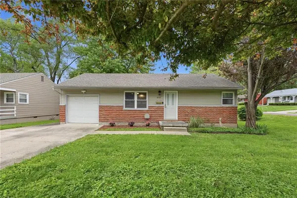 8145 Walmer Street, Overland Park, KS 66204