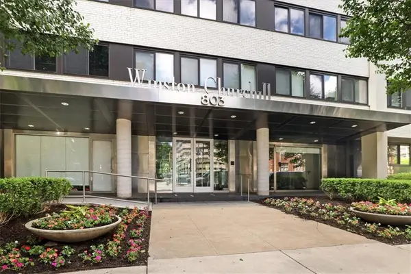 803 W 48th St #1106 Street #1106, Kansas City, MO 64112