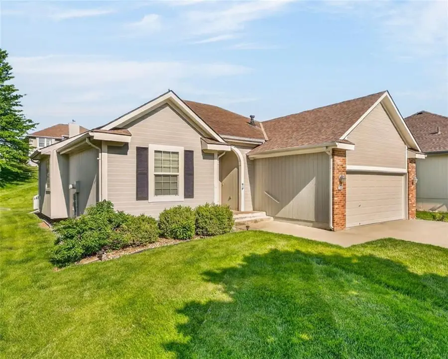 7212 N Lawn Avenue, Kansas City, MO 64119 - #2