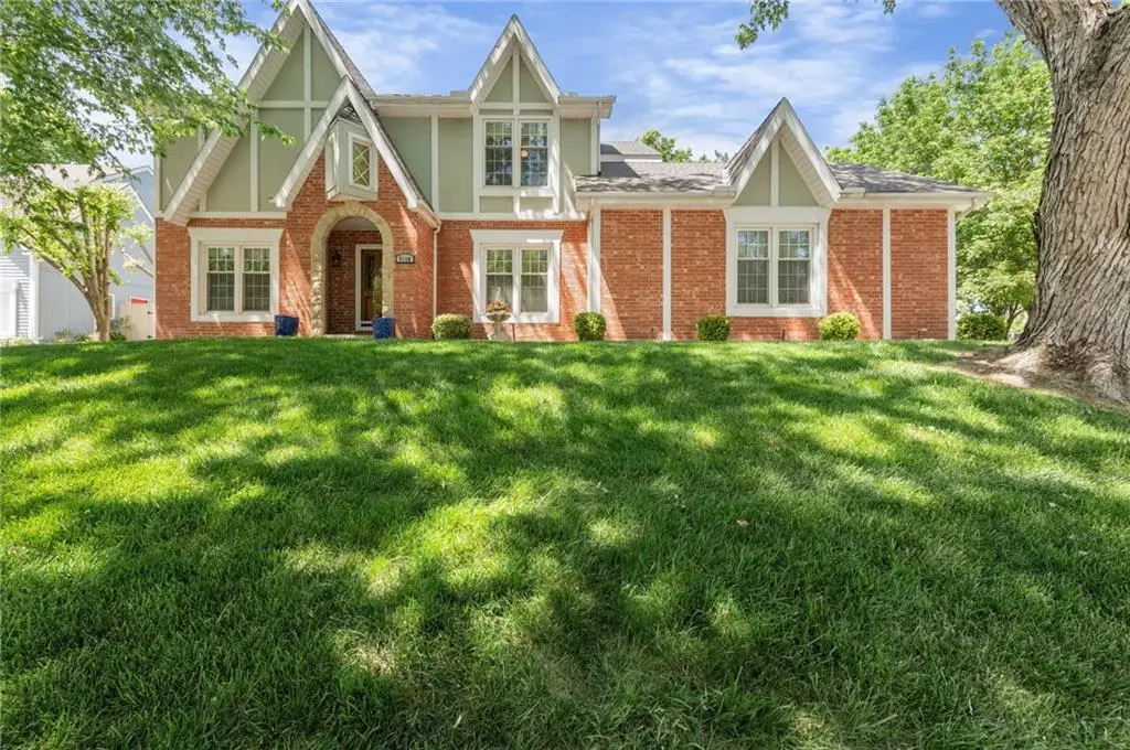 7648 N Lucerne Court, Kansas City, MO 64151 - #1