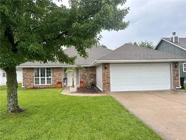 1013 Bedford Drive, Warrensburg, MO 64093