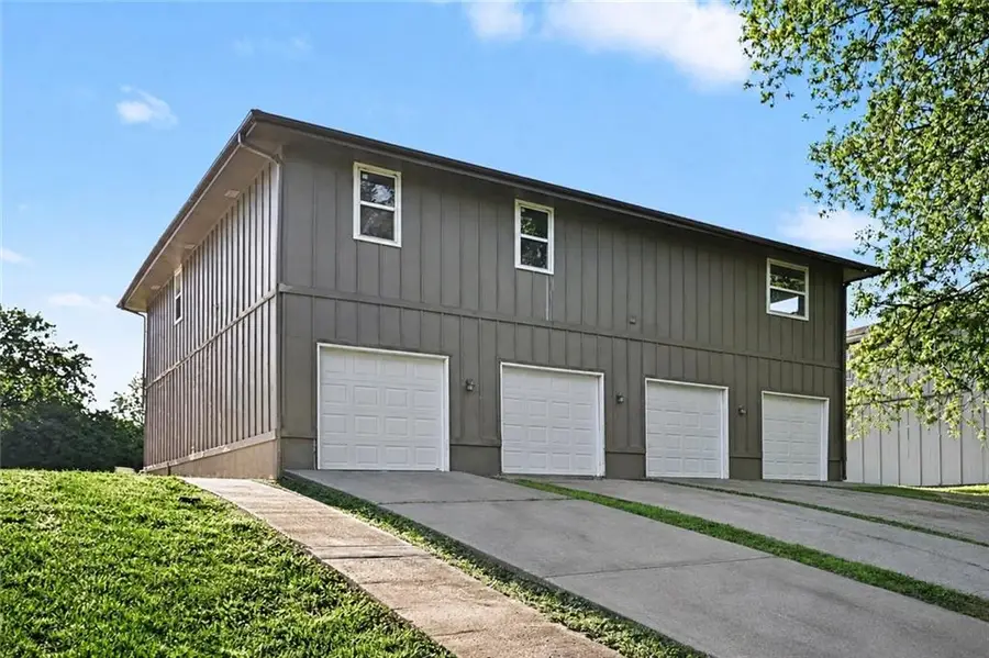 6331 N Kansas City Street, Kansas City, MO 64118 - #2