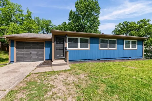 6004 N Tracy Avenue, Kansas City, MO 64118