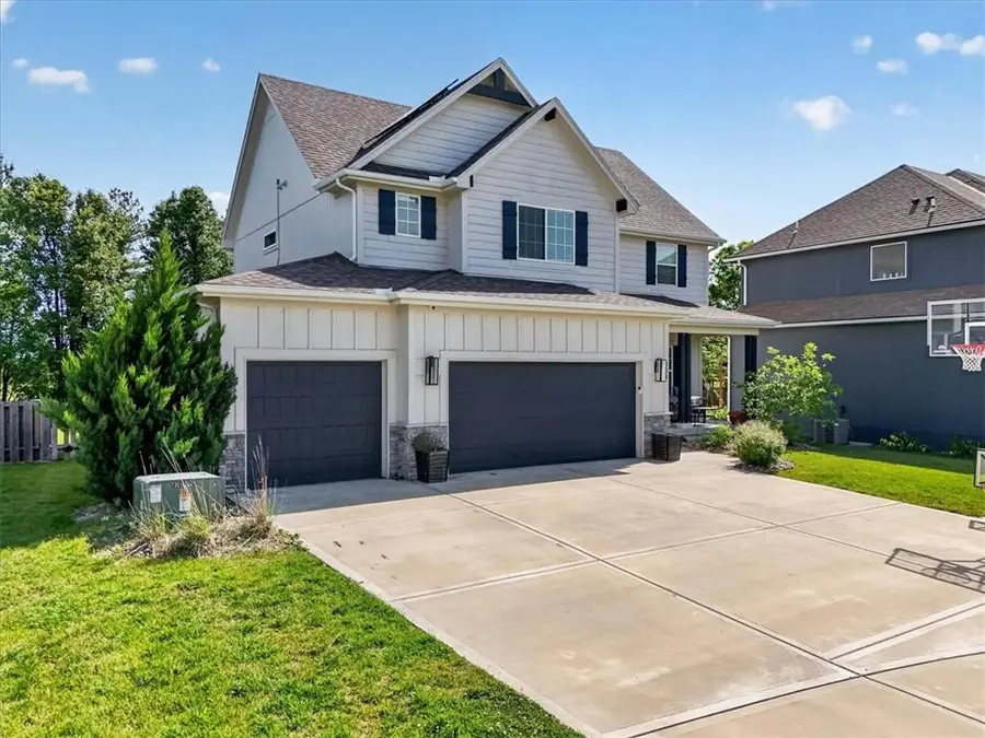 804 SE Holly Court, Blue Springs, MO 64014 - #3