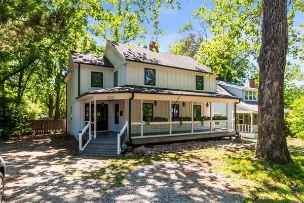 303 SW 2nd Street, Lee's Summit, MO 64063