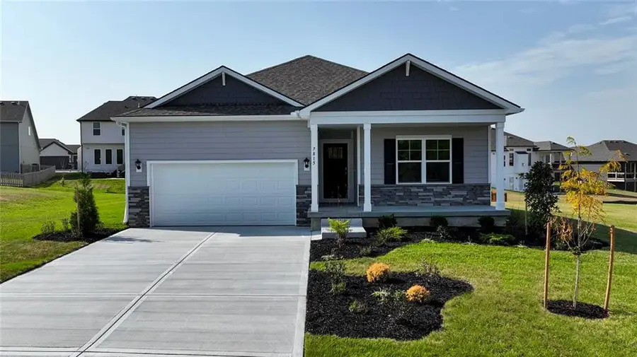 304 Lake Meadows Drive, Smithville, MO 64089 - #2