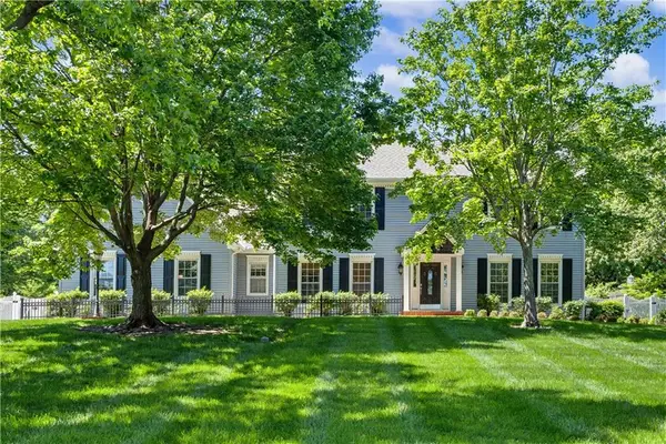 3104 S Victoria Lane, Blue Springs, MO 64015