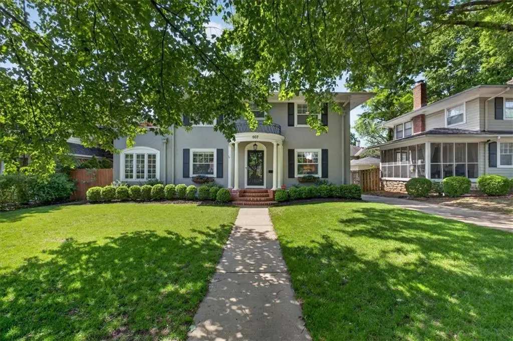 607 W 61st Street, Kansas City, MO 64113 - #1