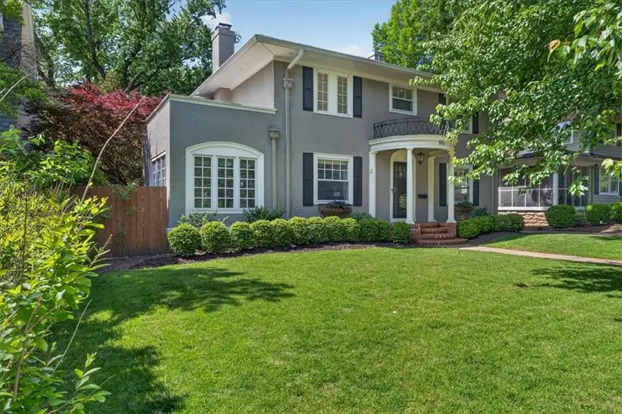 607 W 61st Street, Kansas City, MO 64113 - #3
