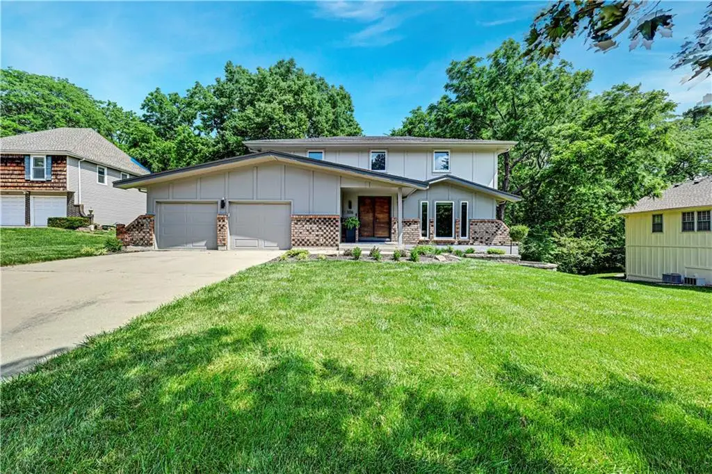 106 E 104th Street, Kansas City, MO 64114 - #1