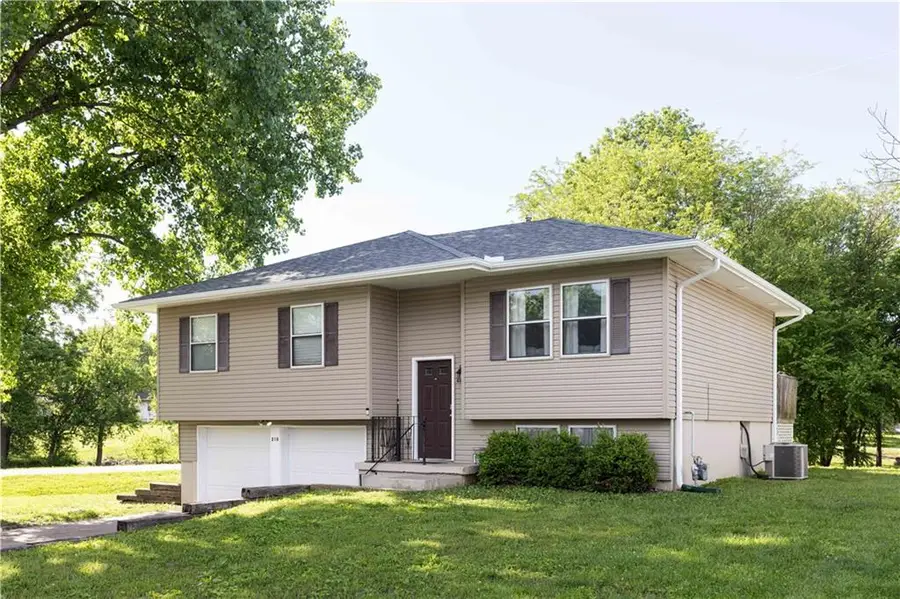 210 E Swisher Drive, Clinton, MO 64735 - #2